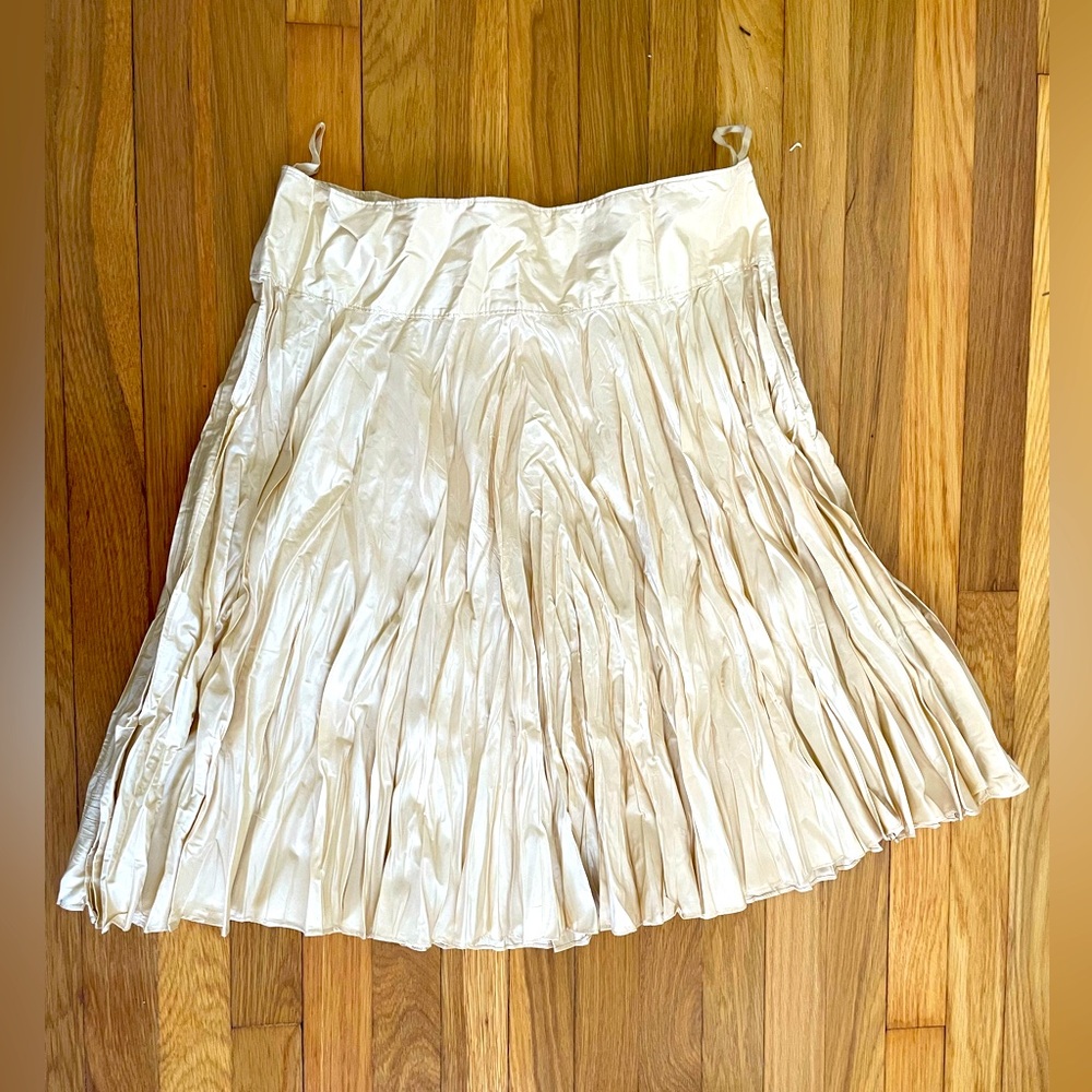 Banana Republic silk, knee-length twist skirt